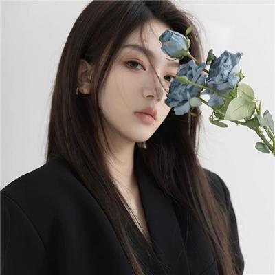 情迷希拉曼地：璀璨名姝